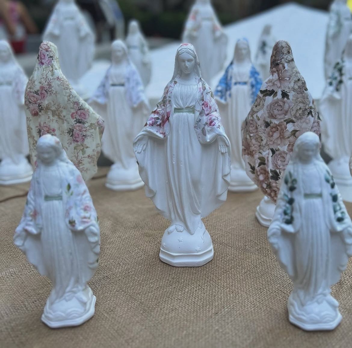 Standing images