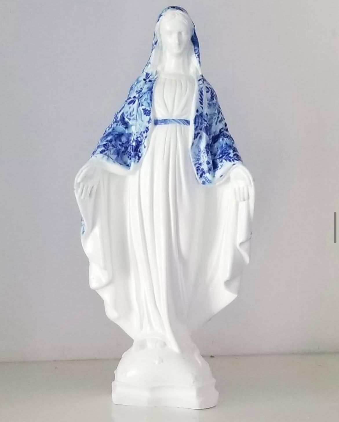 Miraculous Medal Virgin with blue flowers- large