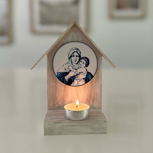 Mini shrine of Our Lady (La Mater)